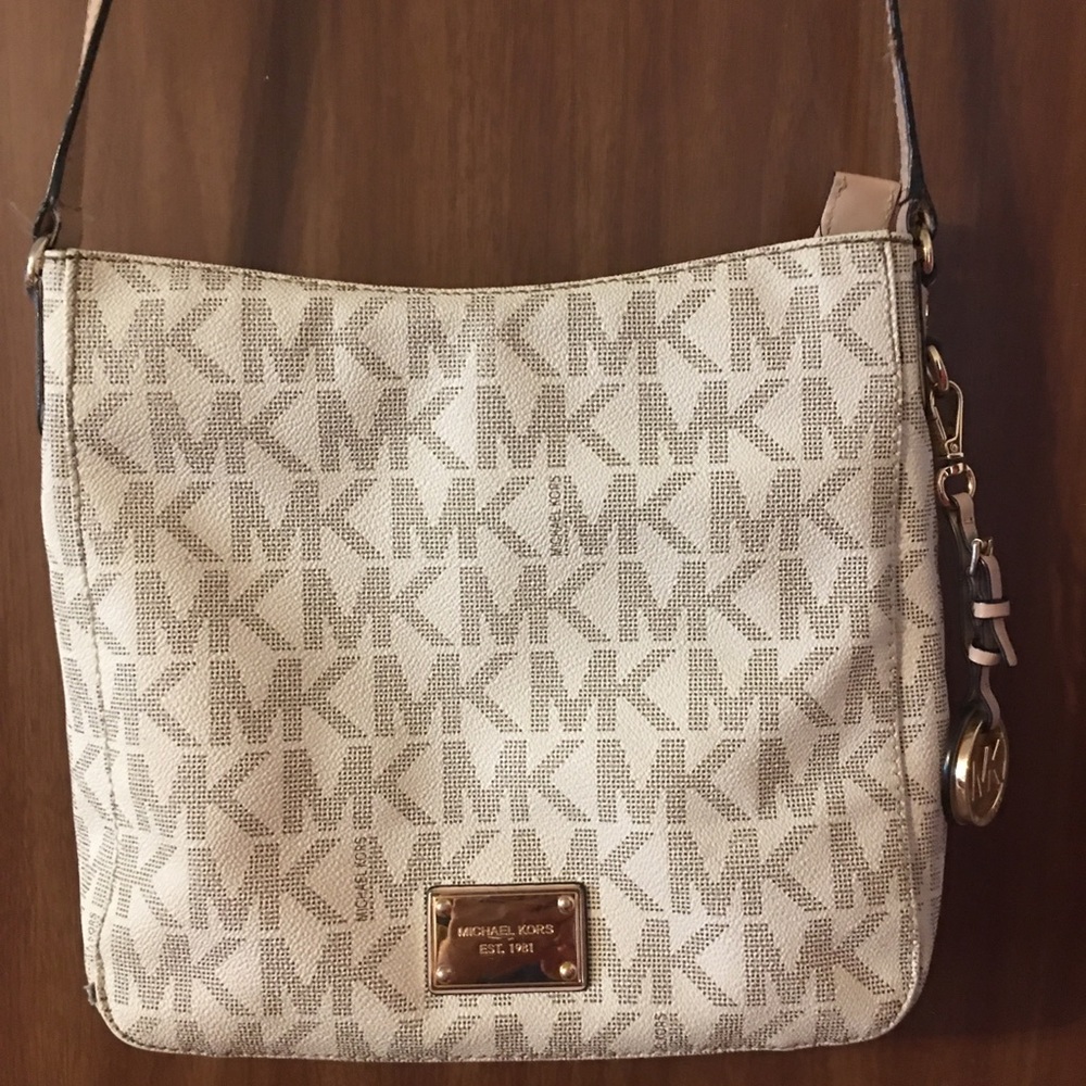 Michael kors crossbody bag